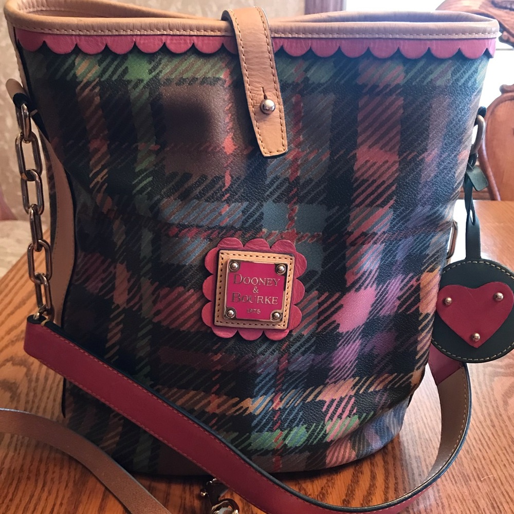 Adorable plaid Dooney & Bourke handbag